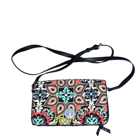 Vera Bradley Handbags - VERA BRADLEY Sierra Crossbody